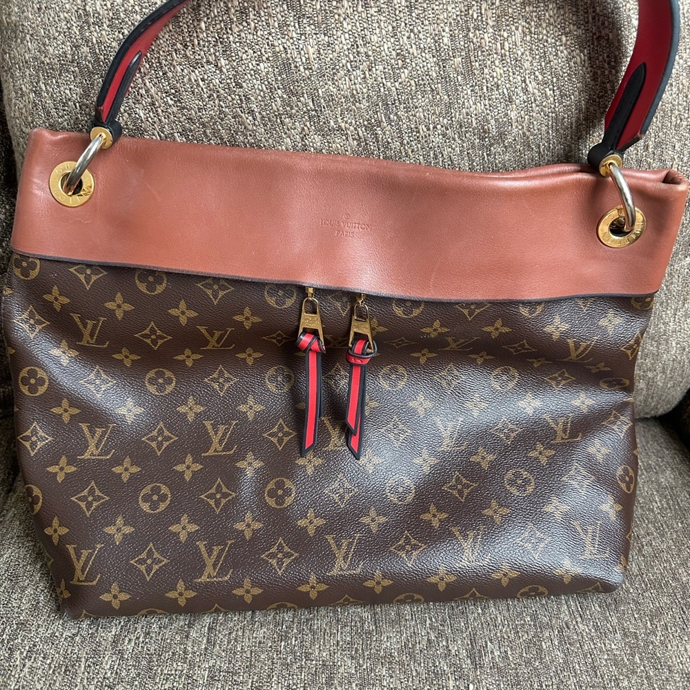 Louis Vuitton Monogram Canvas Shoulder Bag